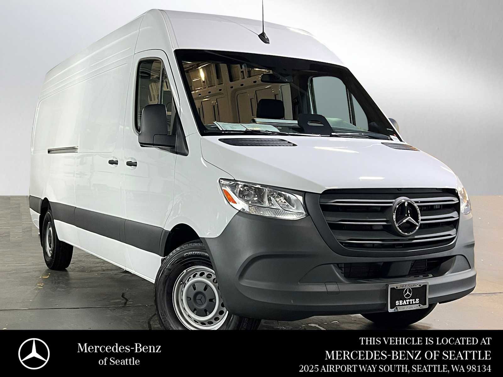 Used 2025 Mercedes-Benz Sprinter 2500 image 1