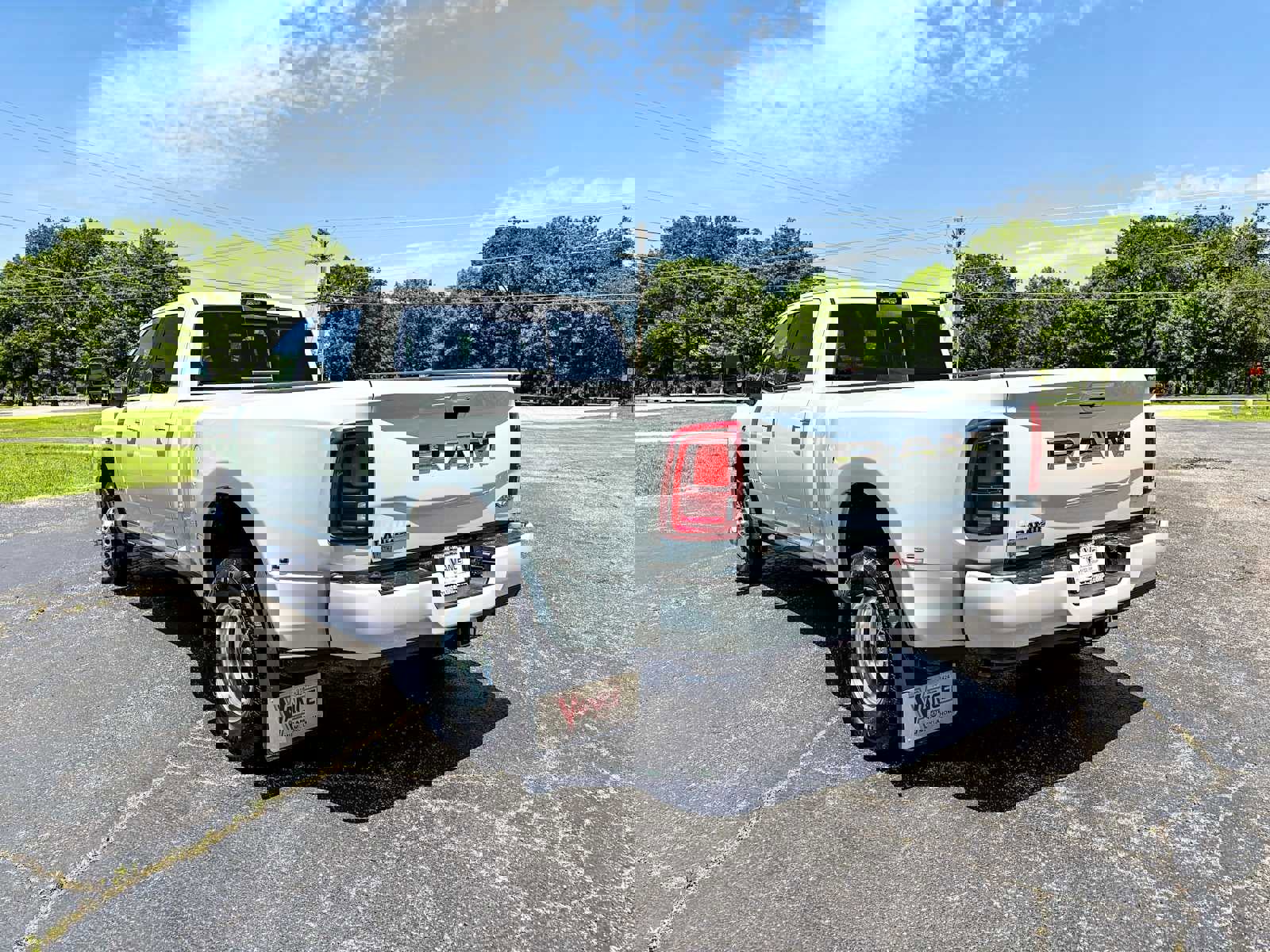 New 2025 RAM 3500 Laramie image 5
