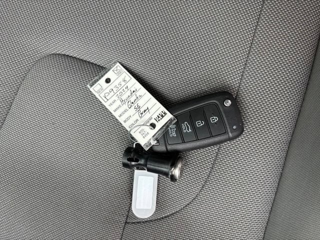 Used 2024 Hyundai Elantra SE FWD image 6