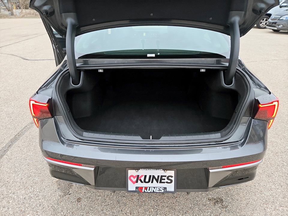 Used 2025 Kia K5 LXS image 32