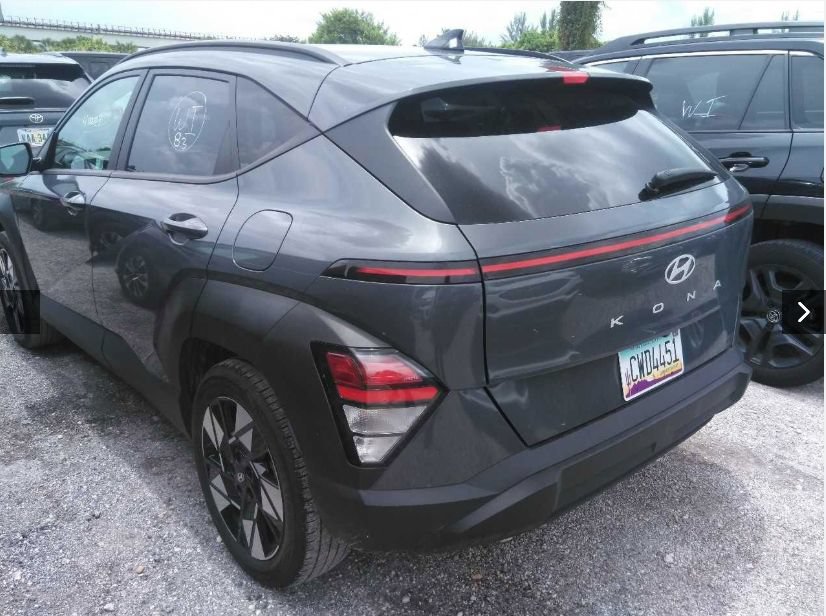Used 2025 Hyundai Kona SEL FWD image 2