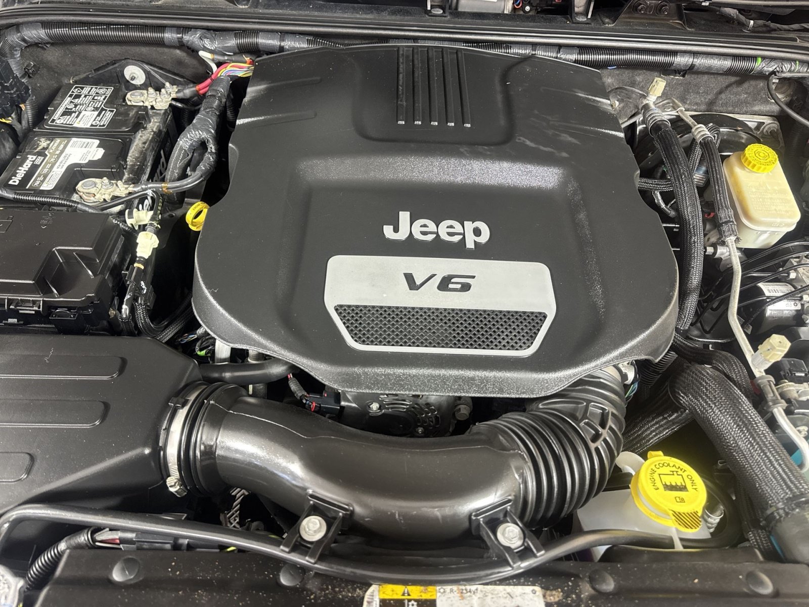 Used 2016 Jeep Wrangler Unlimited Rubicon w/ Connectivity Group AWD/4WD image 25