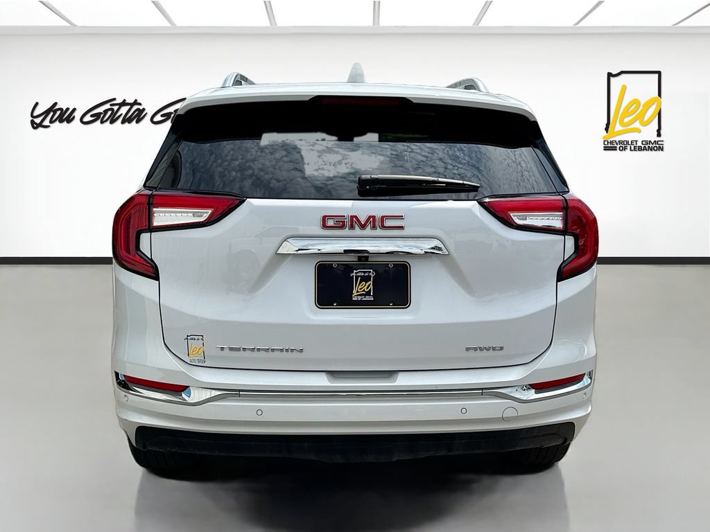Used 2024 GMC Terrain Denali w/ Denali Premium Package AWD/4WD image 6