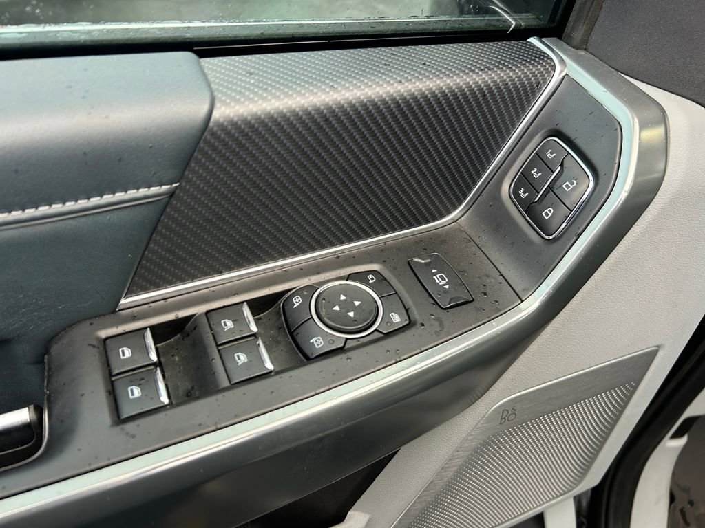 Used 2023 Ford F350 Limited image 23