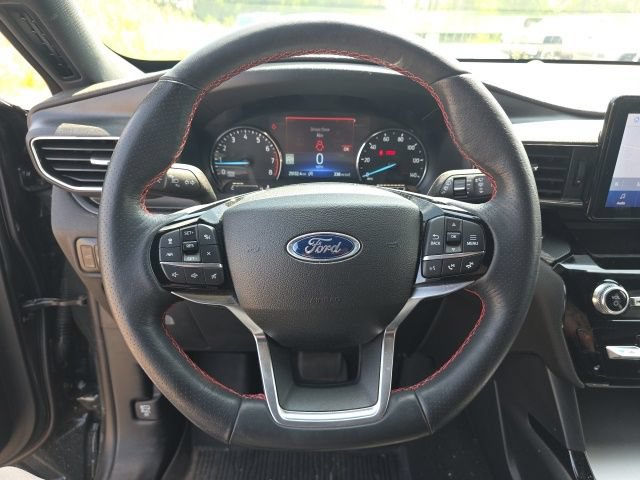 Used 2023 Ford Explorer ST-Line w/ Class IV Trailer Tow Package AWD/4WD image 11