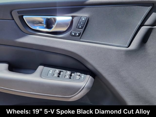 Certified 2025 Volvo XC60 B5 Plus AWD/4WD image 11