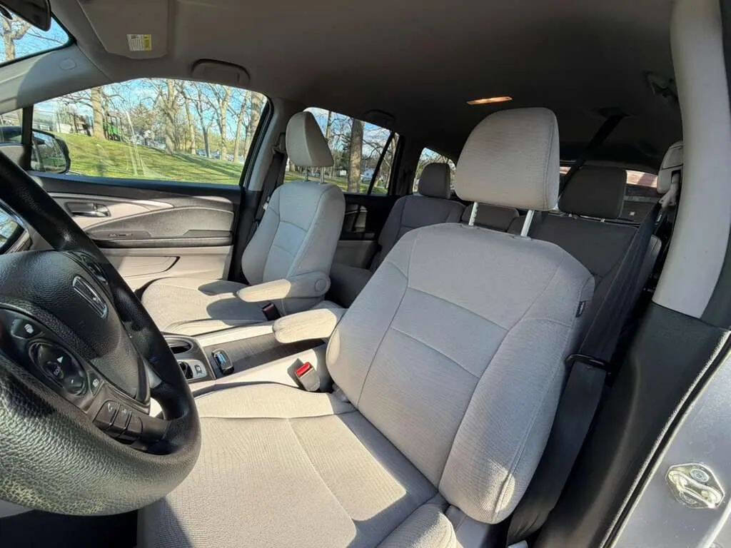 Used 2018 Honda Pilot EX image 11