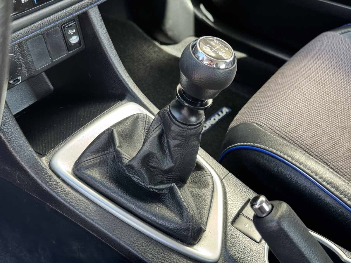 Used 2017 Toyota Corolla SE FWD image 25