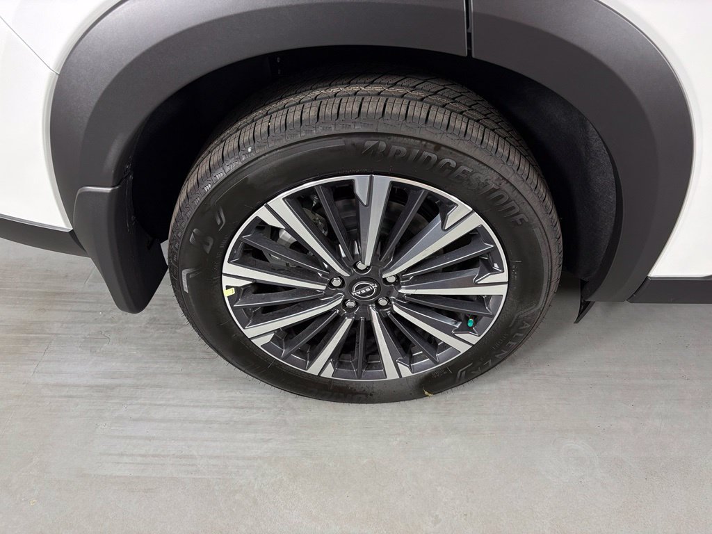 New 2026 Nissan Pathfinder Platinum w/ Cargo Package AWD/4WD image 11