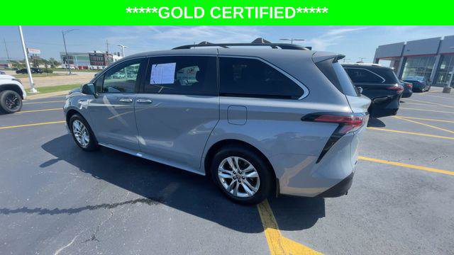 Certified 2022 Toyota Sienna XLE Woodland Edition AWD/4WD image 8