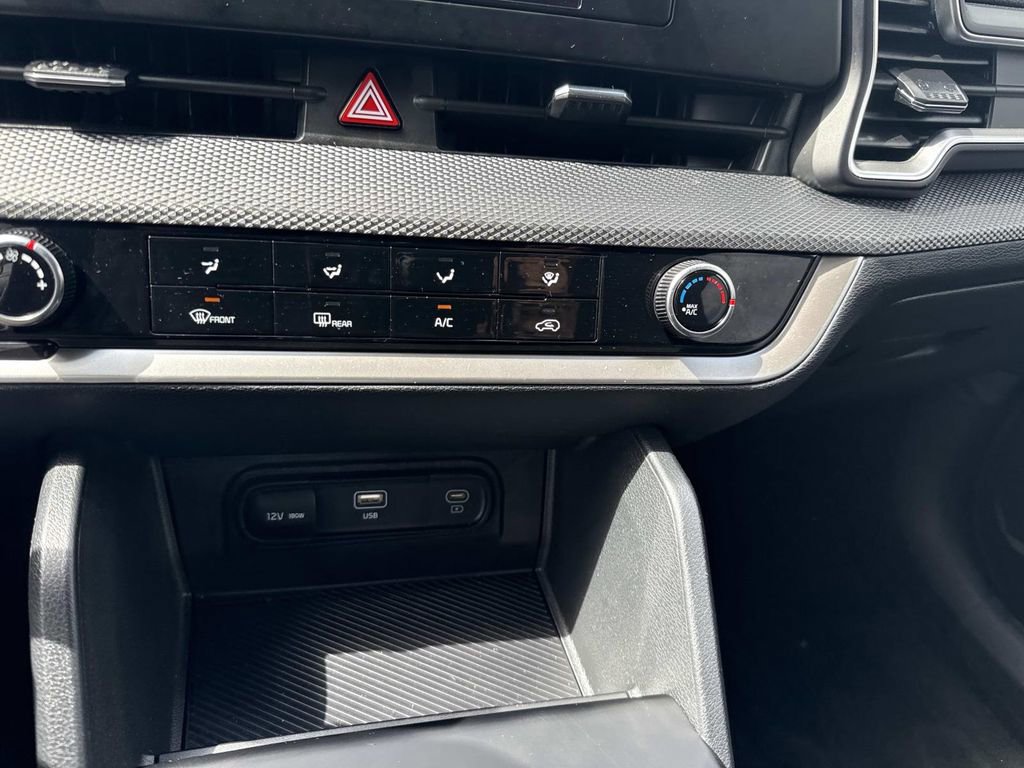 Used 2024 Kia Sportage LX image 23