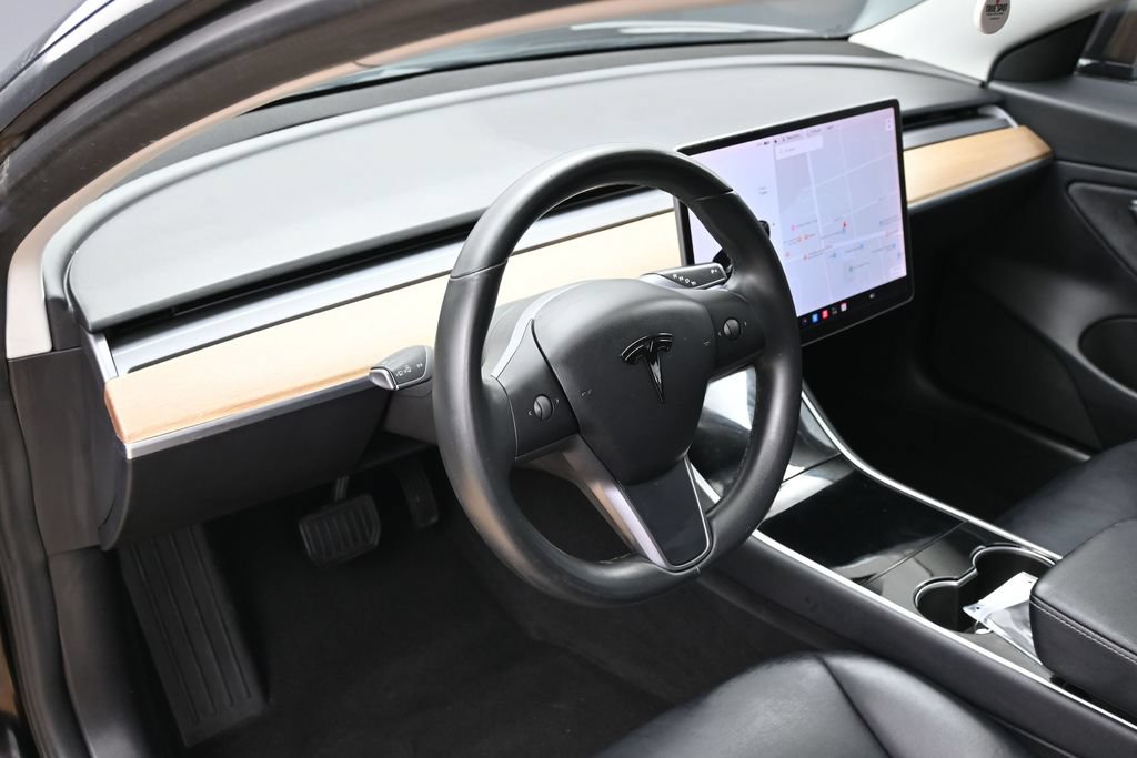 Used 2018 Tesla Model 3 Mid Range RWD image 10
