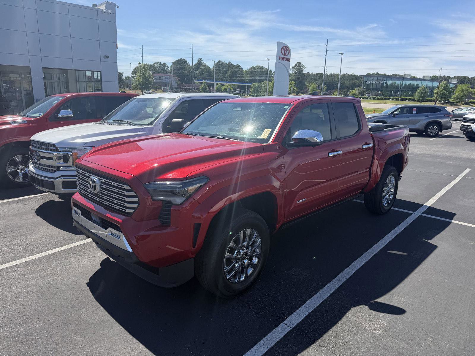 Used 2024 Toyota Tacoma Limited w/ Limited Package (LT) AWD/4WD image 17