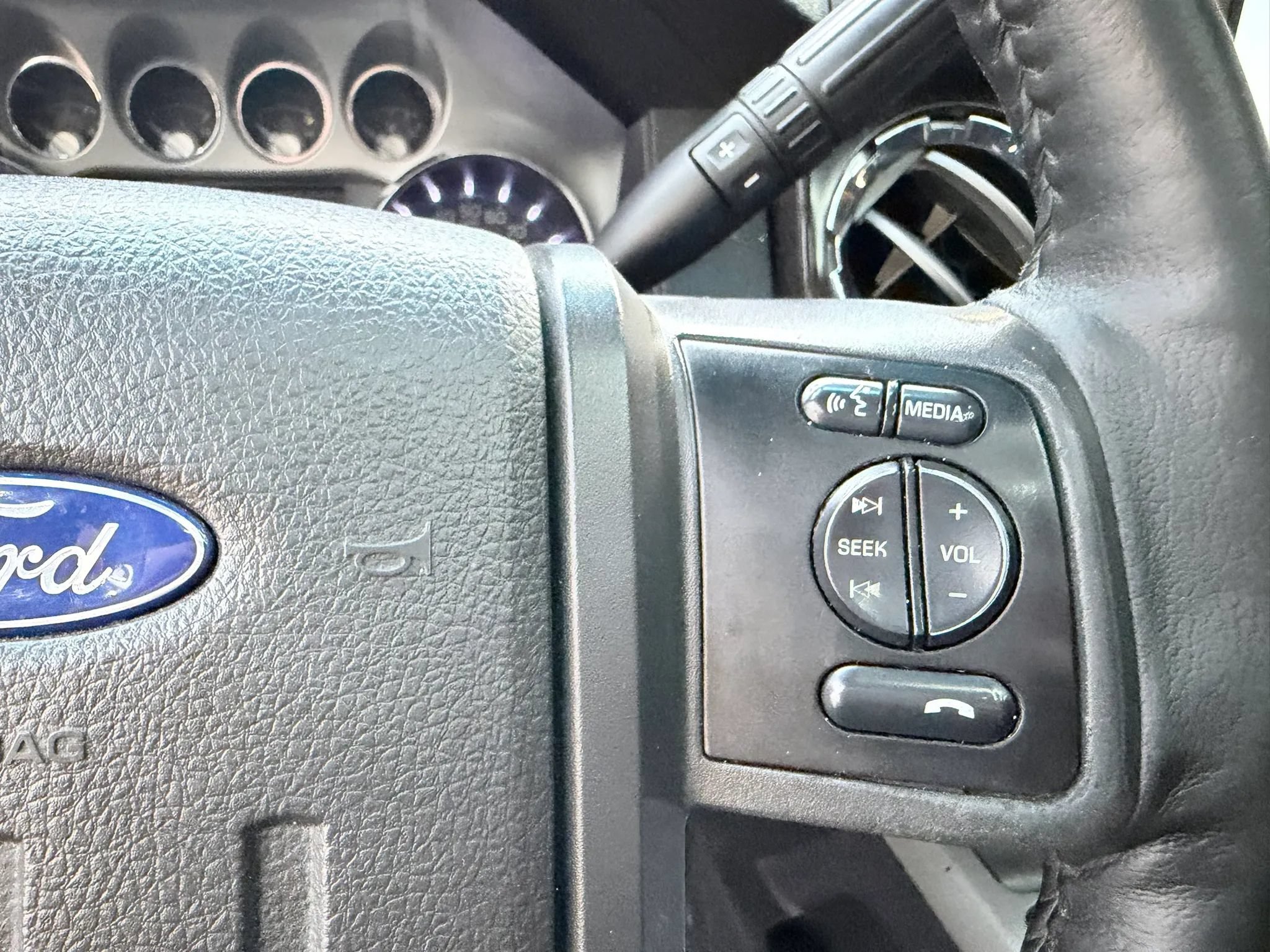 Used 2015 Ford F250 Platinum w/ FX4 Off-Road Package AWD/4WD image 15