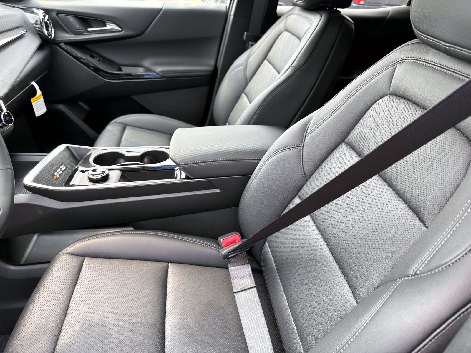 New 2026 Chevrolet Equinox LT w/ Convenience Package II image 15