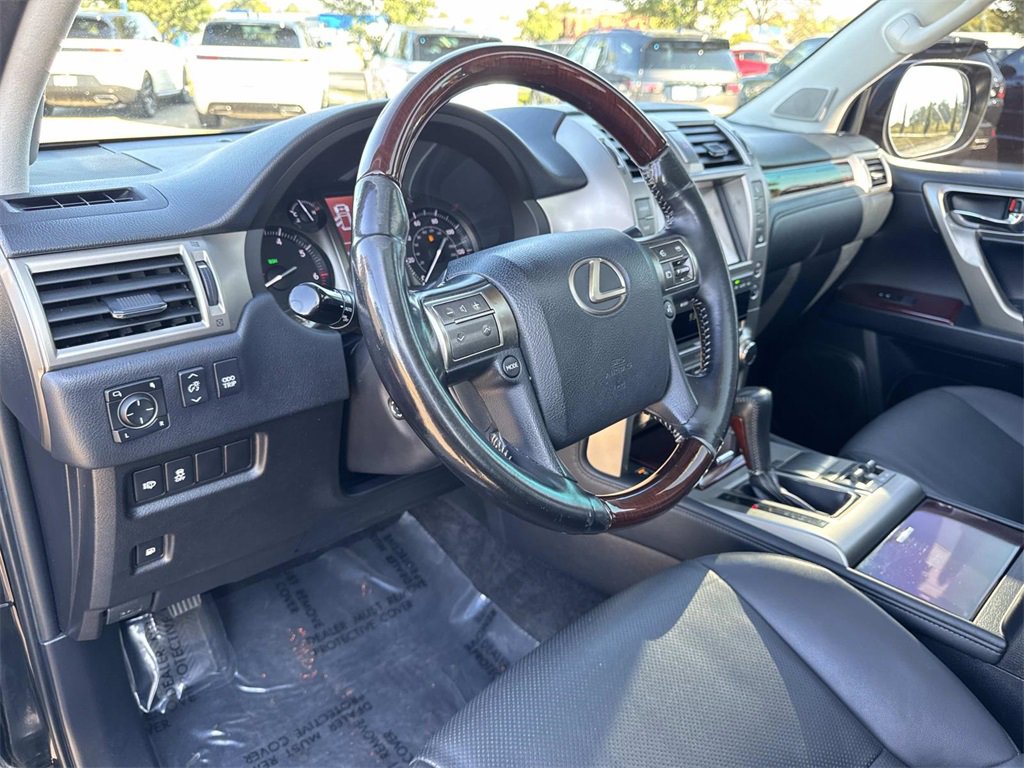 Used 2019 Lexus GX 460 image 19