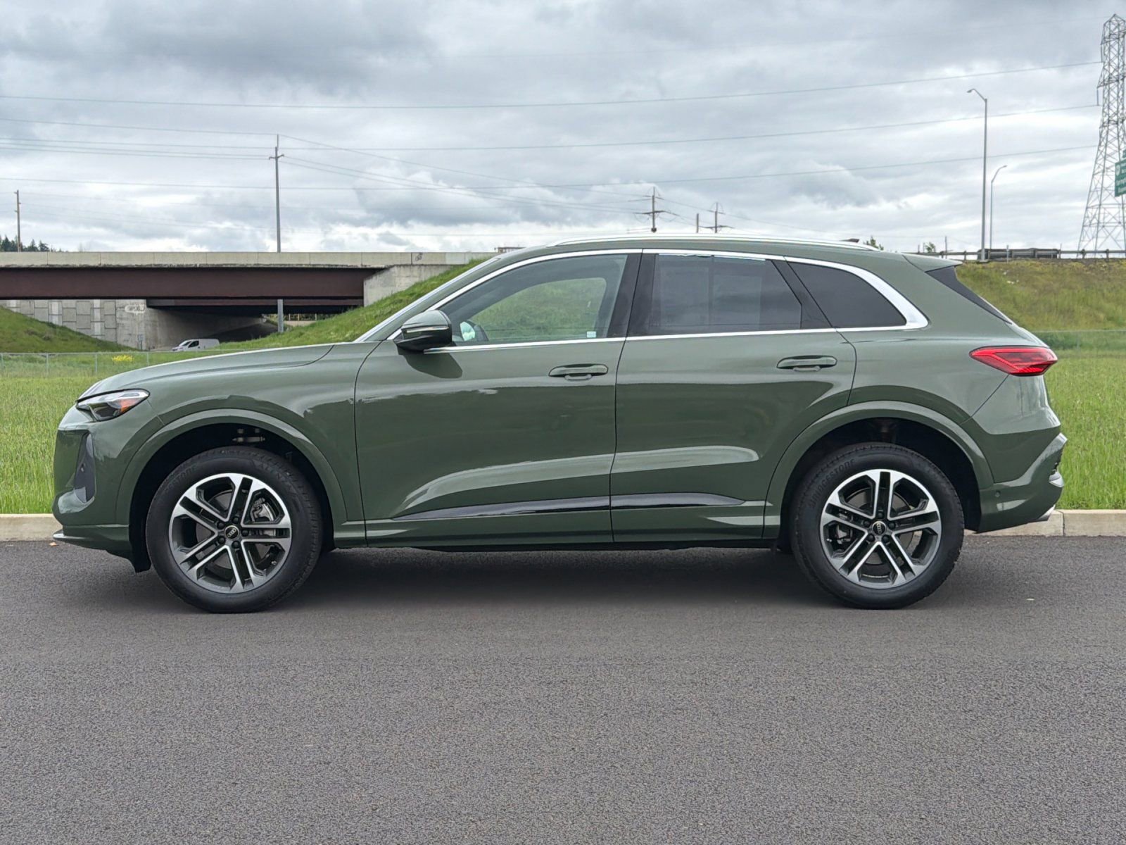 Used 2025 Audi Q5 Premium w/ Convenience Package AWD/4WD image 6