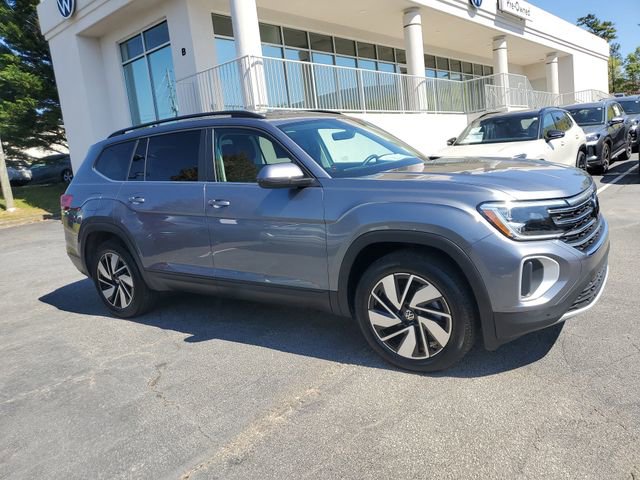 Used 2024 Volkswagen Atlas SE image 3