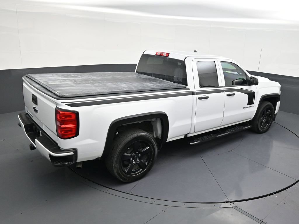 Used 2018 Chevrolet Silverado 1500 Custom w/ Custom Value Package RWD image 16
