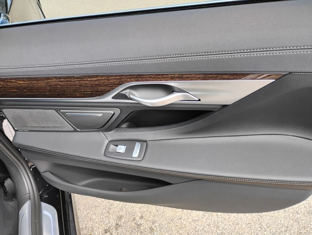 Used 2020 BMW 740i xDrive AWD/4WD image 26