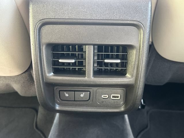 Used 2023 Cadillac XT4 Luxury w/ Driver Awareness Package AWD/4WD image 18