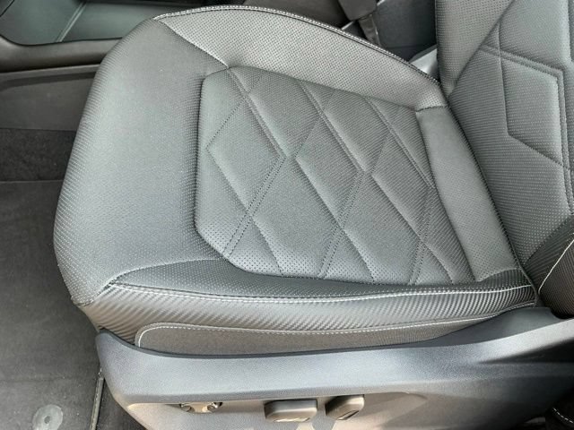 Certified 2024 Volkswagen Atlas Cross Sport SE w/ Panoramic Sunroof Package FWD image 15