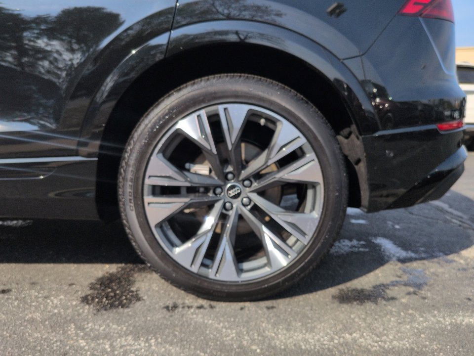 Used 2026 Audi Q8 Premium Plus AWD/4WD image 20