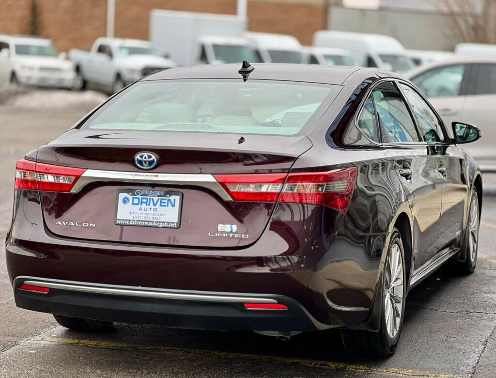 Used 2018 Toyota Avalon Limited w/ All Weather Liner Package image 5