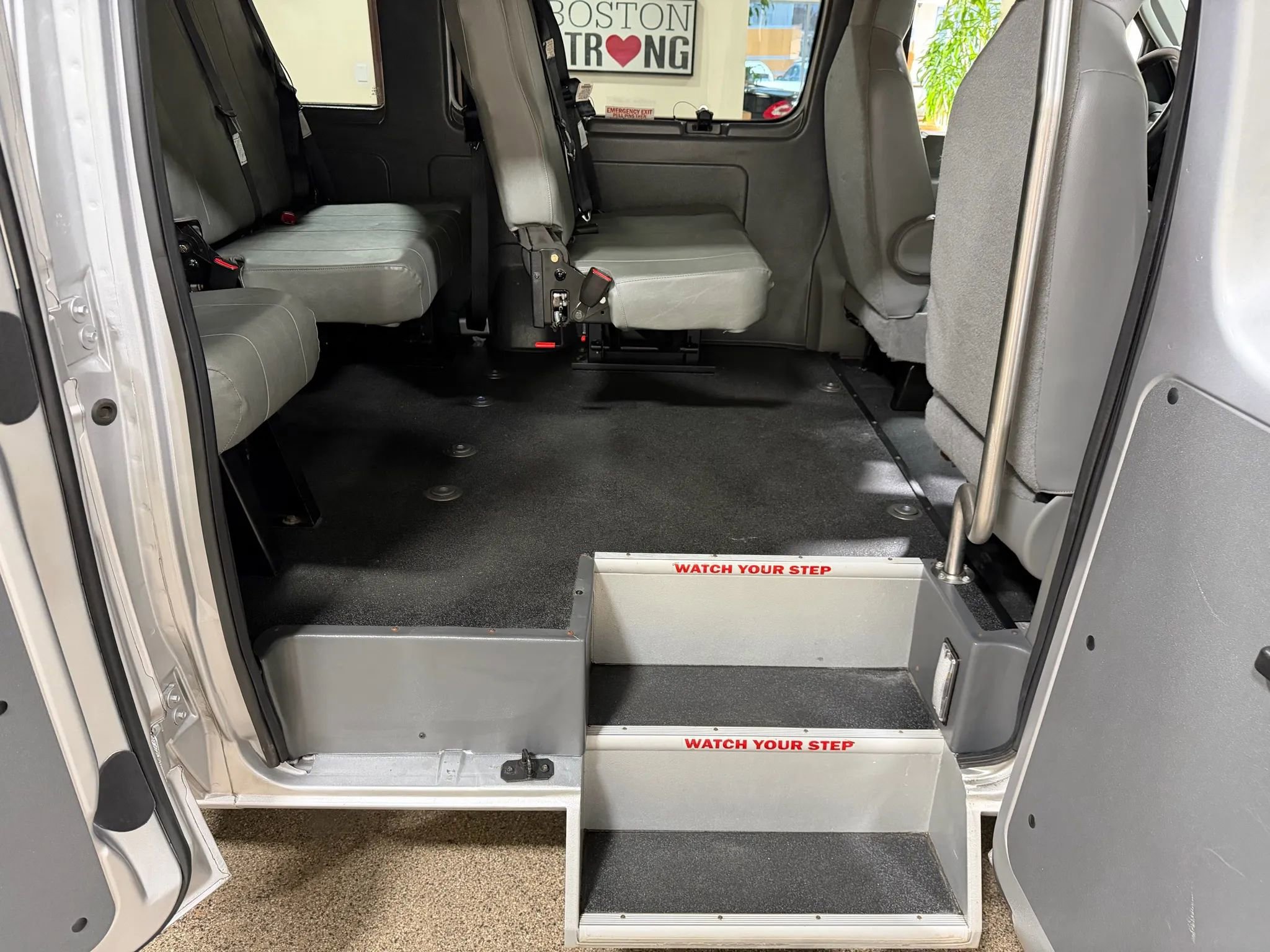 Used 2014 Ford E-250 and Econoline 250 Extended w/ Power Group image 26