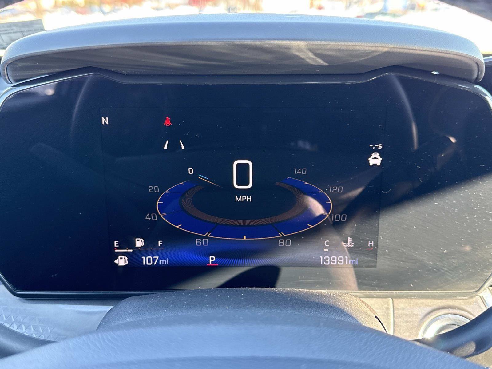 Used 2024 Chevrolet Trax ACTIV w/ Sunroof Package image 12