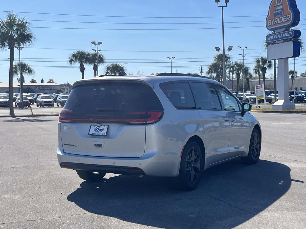 New 2026 Chrysler Pacifica Select w/ S Appearance Package FWD image 5
