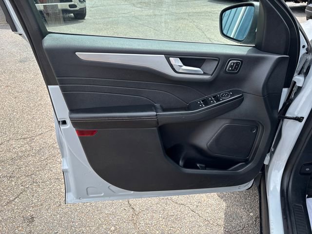 Used 2025 Ford Escape Platinum AWD/4WD image 7