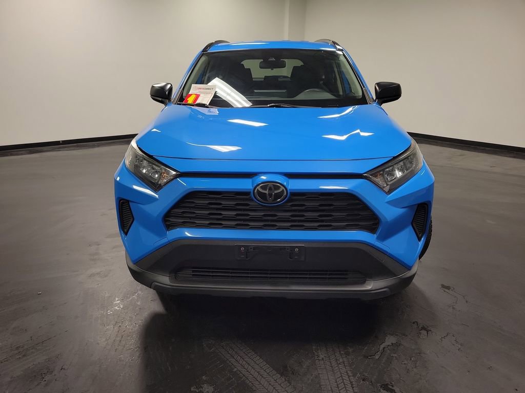 Used 2019 Toyota RAV4 LE w/ Carpet Mat Package image 2