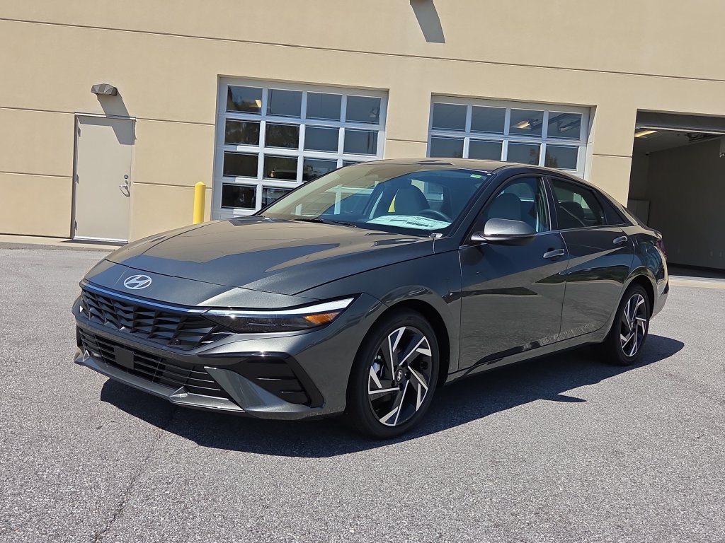 New 2026 Hyundai Elantra Limited FWD image 4