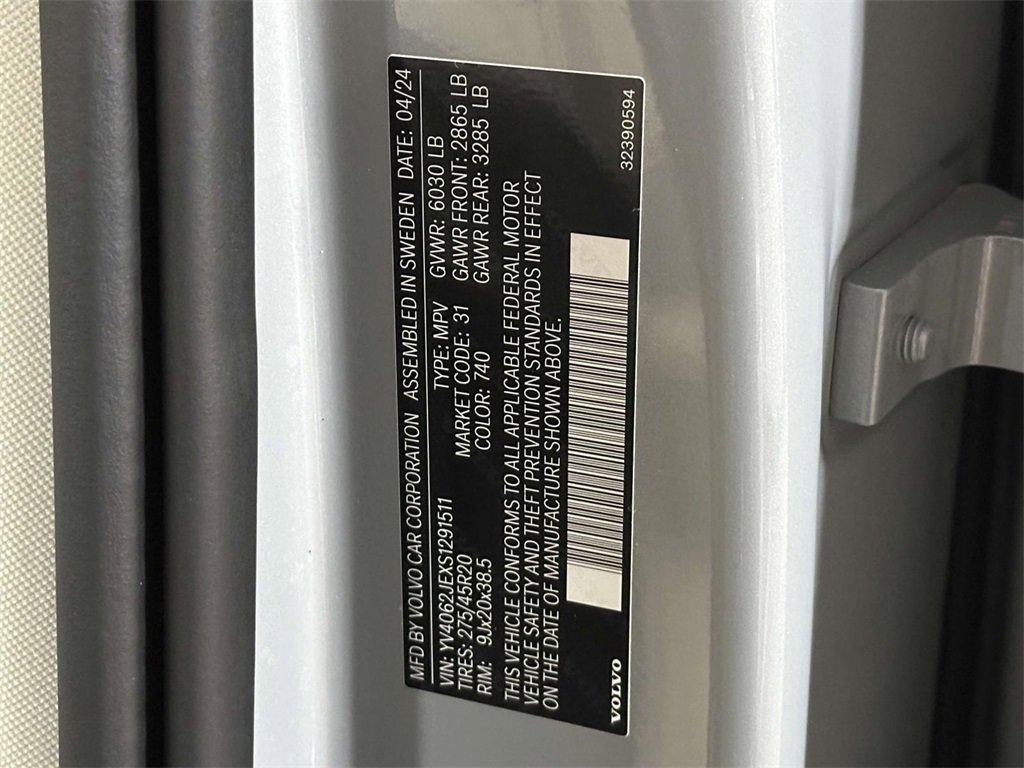 Used 2025 Volvo XC90 B6 Plus w/ Protection Package Premier image 30