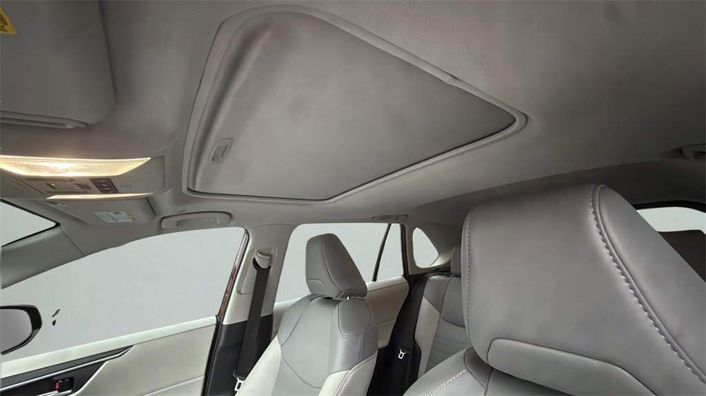 Used 2024 Toyota RAV4 XLE Premium image 10