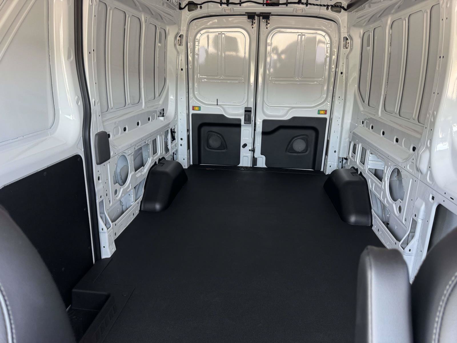 New 2026 Ford Transit 250 148 Medium Roof RWD image 29