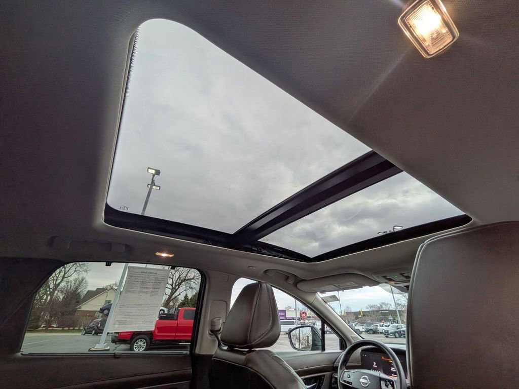 Used 2025 Nissan Murano Platinum w/ Cargo Package image 26