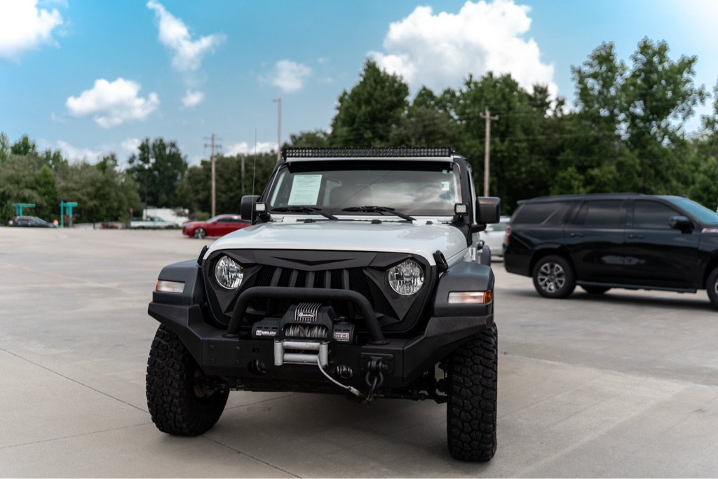 Used 2018 Jeep Wrangler Unlimited Sport AWD/4WD image 3
