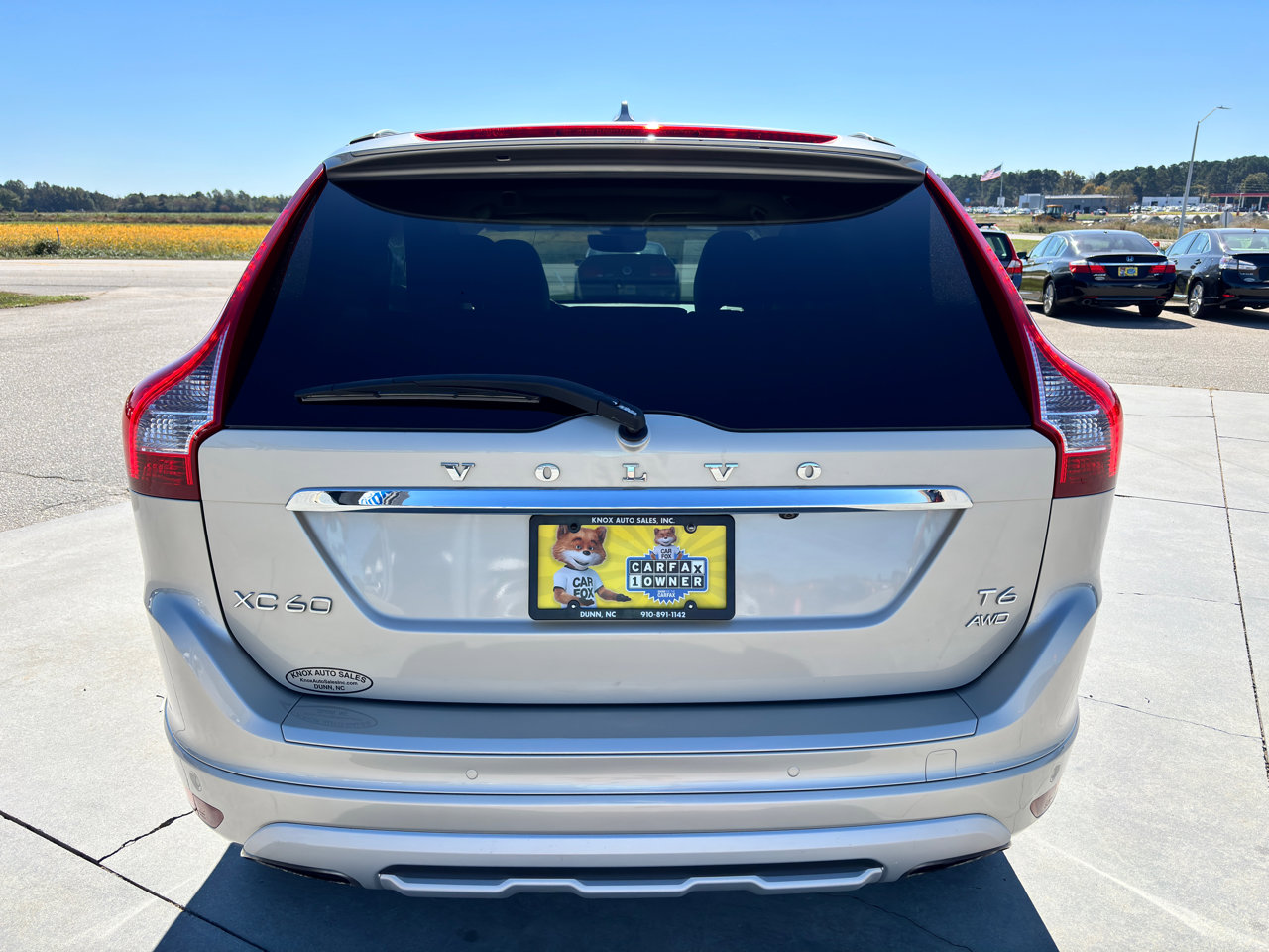 Used 2017 Volvo XC60 T6 Dynamic w/ Preferred Option Package AWD/4WD image 5