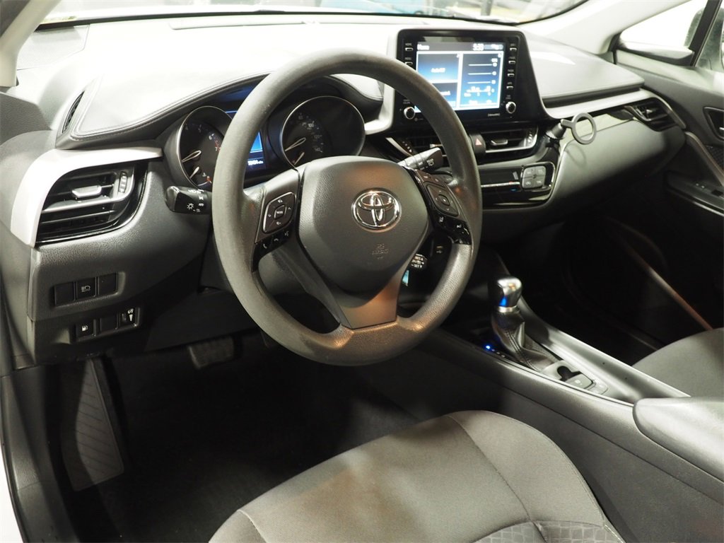 Used 2020 Toyota C-HR LE image 5