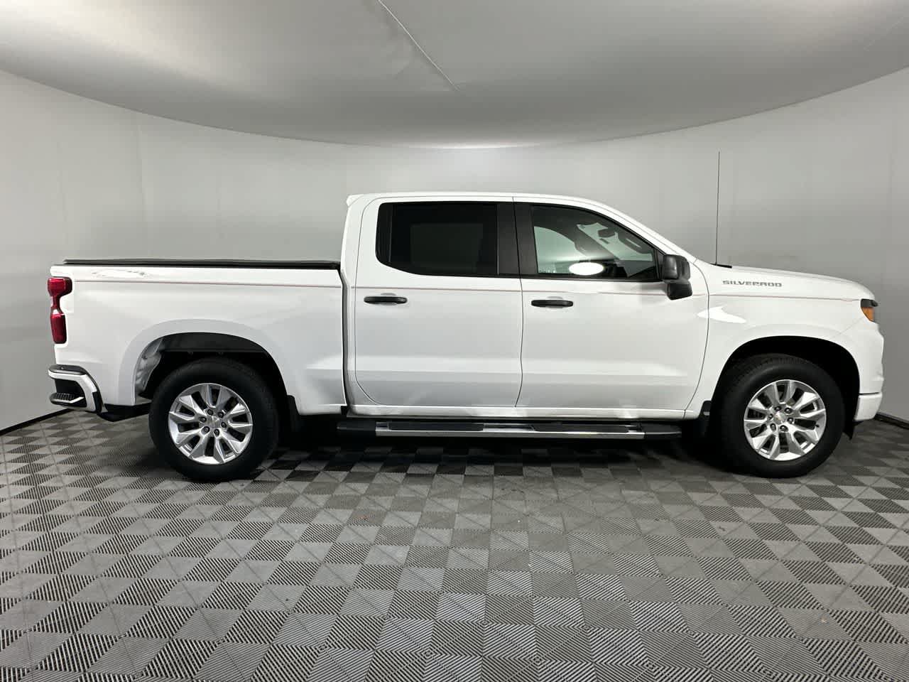 Used 2022 Chevrolet Silverado 1500 Custom AWD/4WD image 9