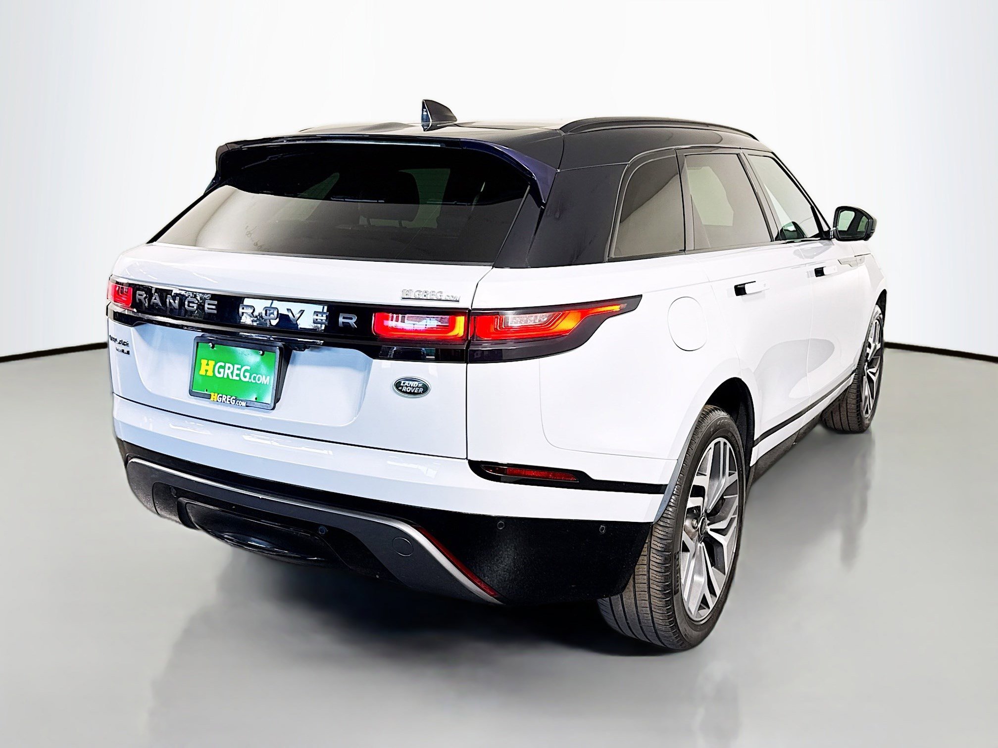 Used 2019 Land Rover Range Rover Velar R-Dynamic SE image 10