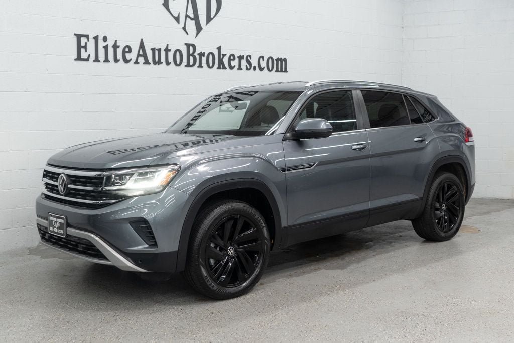 Used 2023 Volkswagen Atlas Cross Sport SE w/ Black Wheel Package AWD/4WD image 37