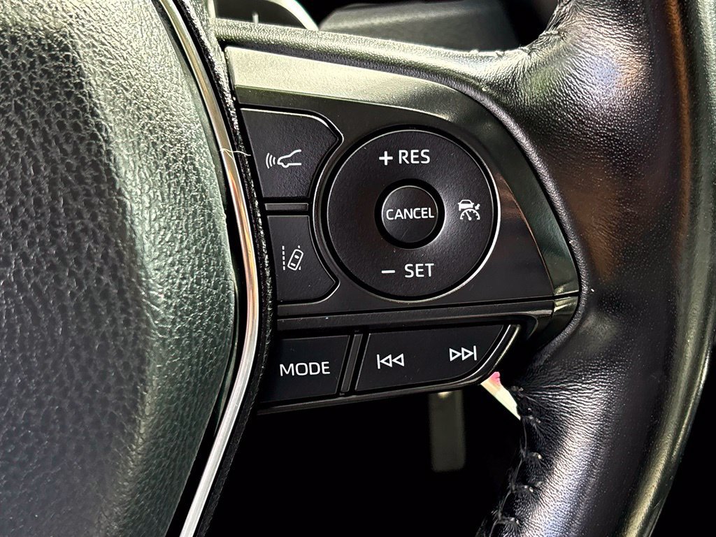 Used 2019 Toyota Camry SE w/ Carpet Mat Package FWD image 18