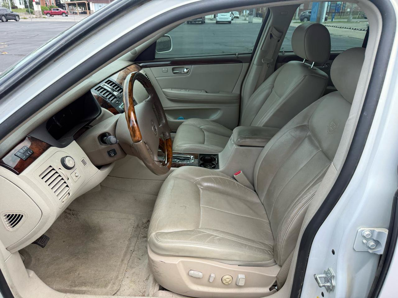 Used 2006 Cadillac DTS Performance FWD image 2