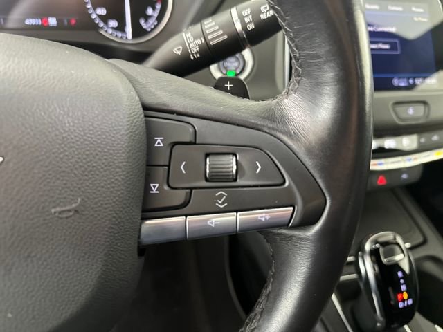 Used 2023 Cadillac XT4 Premium Luxury image 16