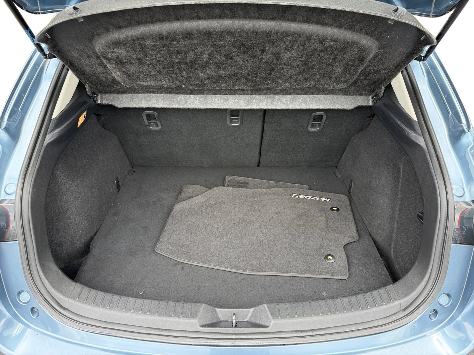 Used 2015 MAZDA MAZDA3 i Touring image 17