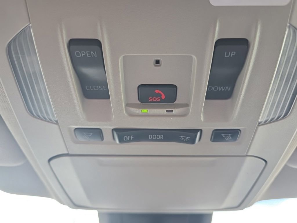 Used 2024 Toyota Highlander XLE image 35