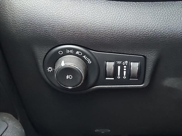 New 2026 Jeep Compass Latitude AWD/4WD image 54